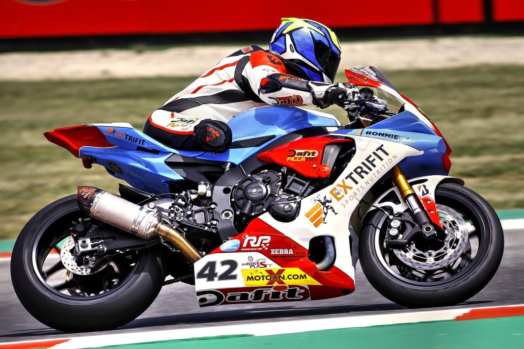 Martin Horký v barvách týmu Dafitmotoracing Martin Horký v barvách týmu Dafitmotoracing