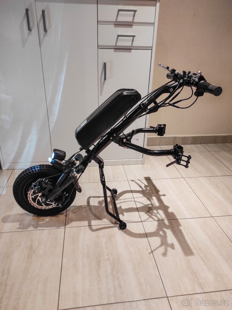Přídavný elektropohon k mechanickému vozíku Přídavný elektropohon k mechanickému vozíku