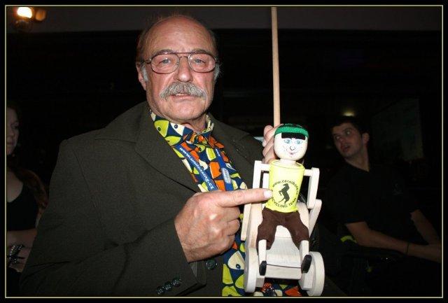 Herec Pavel Nový s&nbsp;maskotem