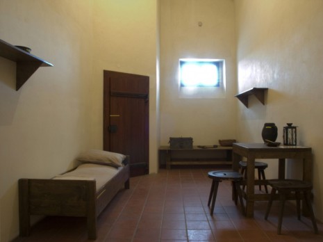 Cela s&nbsp;popiskami v&nbsp;Braillově písmu