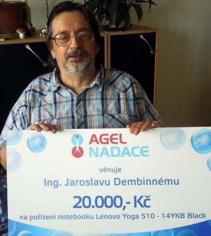 Pan Dembinný s šekem NADACE AGEL Pan Dembinný s šekem NADACE AGEL