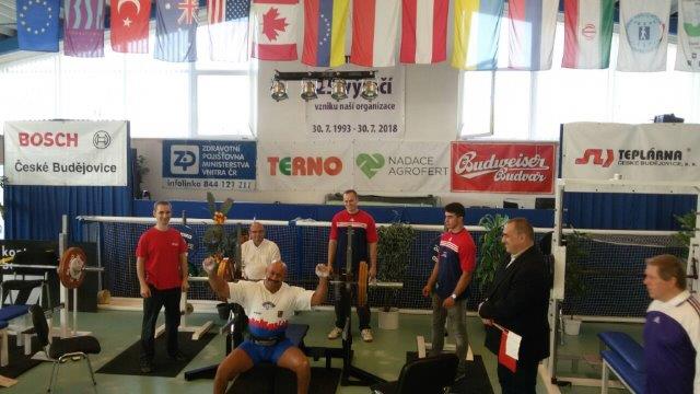 MČR benchpress handicap - Martin Biháry po úspěšném zvedu MČR benchpress handicap - Martin Biháry po úspěšném zvedu